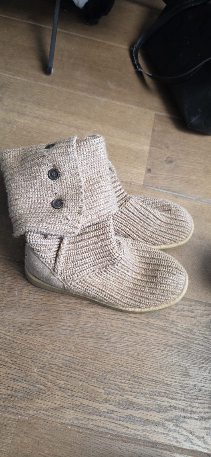 UGG gebreide laarzen - Maat 39, UGG, Beige, Lage of Enkellaarzen, Ophalen of Verzenden