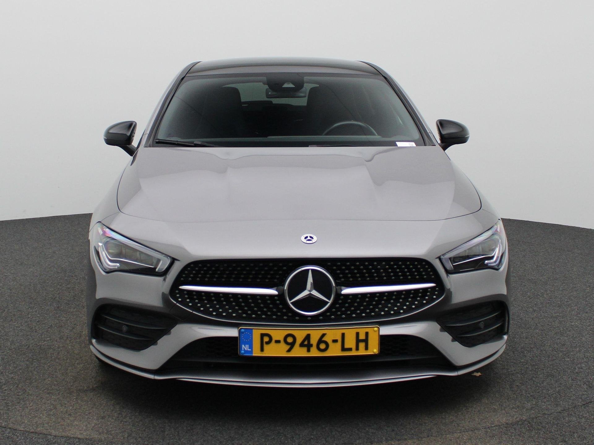 Mercedes-Benz CLA-klasse Shooting Brake 180 Business Solutio, Auto's, 136 pk, Gebruikt, 4 cilinders, Leder en Stof