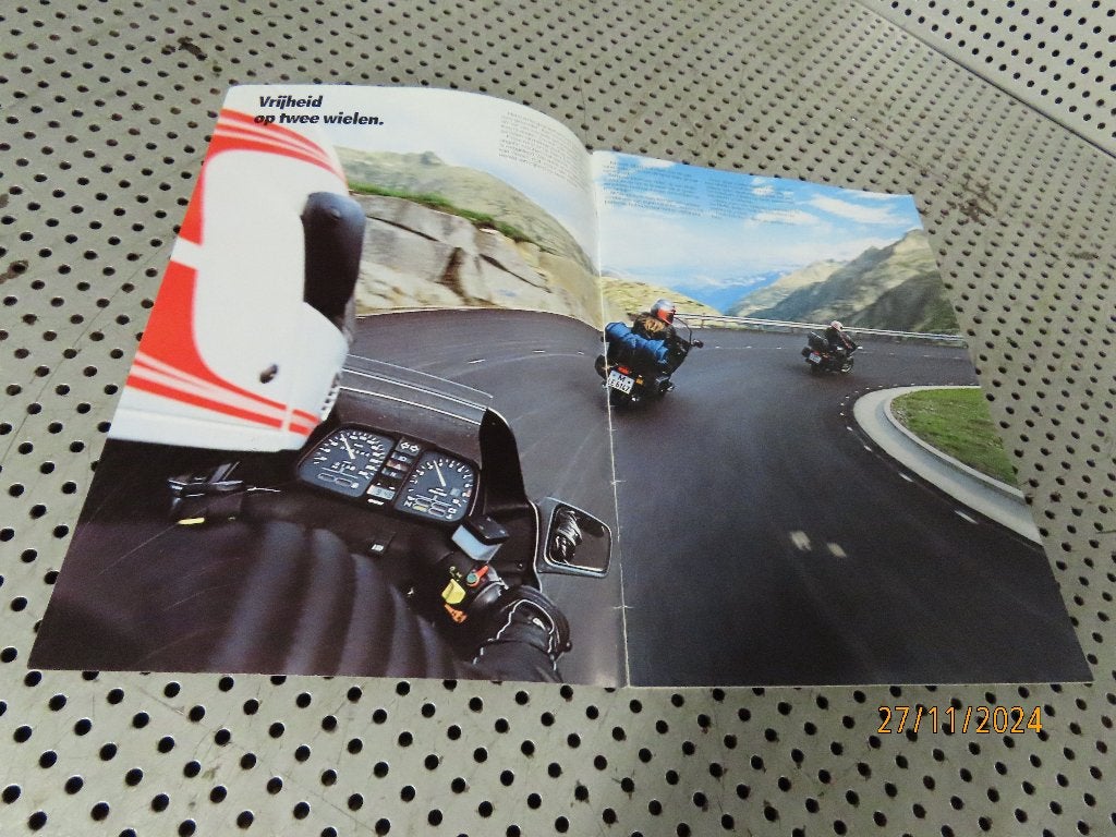 Mooie, Grote Folder BMW Motorfietsen 1988 - NL Folder R100GS, Ophalen of Verzenden, Zo goed als nieuw, Motoren