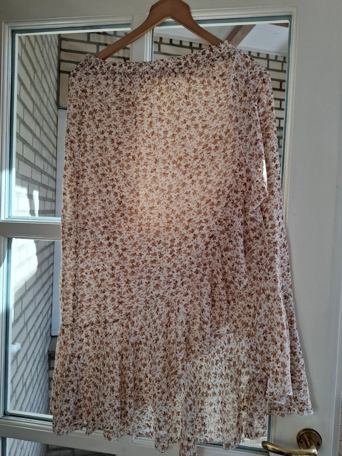 Flamant Rose rok met bloemenprint en goudkleurige details, Maat 38/40 (M), Bruin, Zo goed als nieuw, Onder de knie
