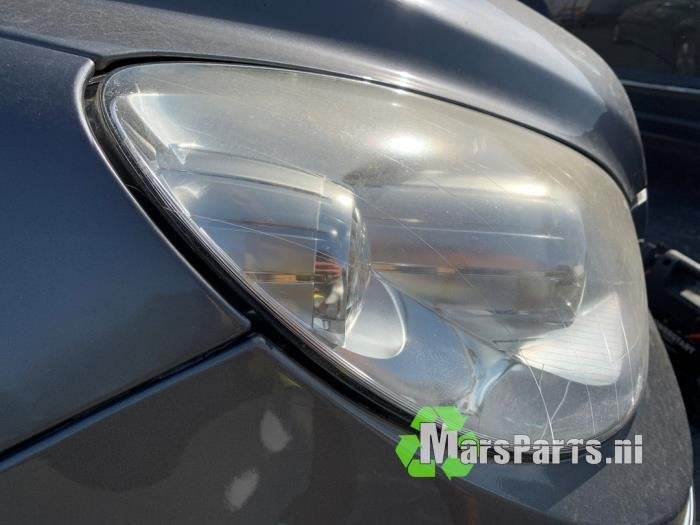 Koplamp rechts van een Mercedes B-Klasse, Gebruikt, -, Ophalen of Verzenden, -