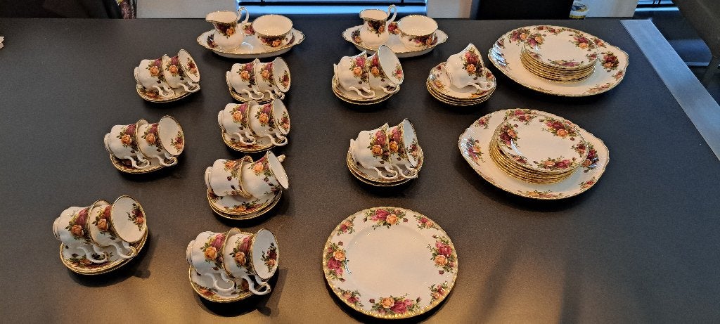 Royal Albert Old Country Roses Servies 1962 65 delig, Antiek en Kunst, Ophalen