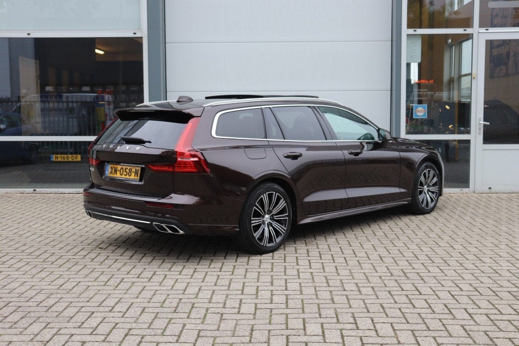 Volvo V60 2.0 T8 Twin Engine AWD Inscription (391PK)/ORIG.NL, Auto's, Automaat, Parkeerassistent, Gebruikt, 4 cilinders