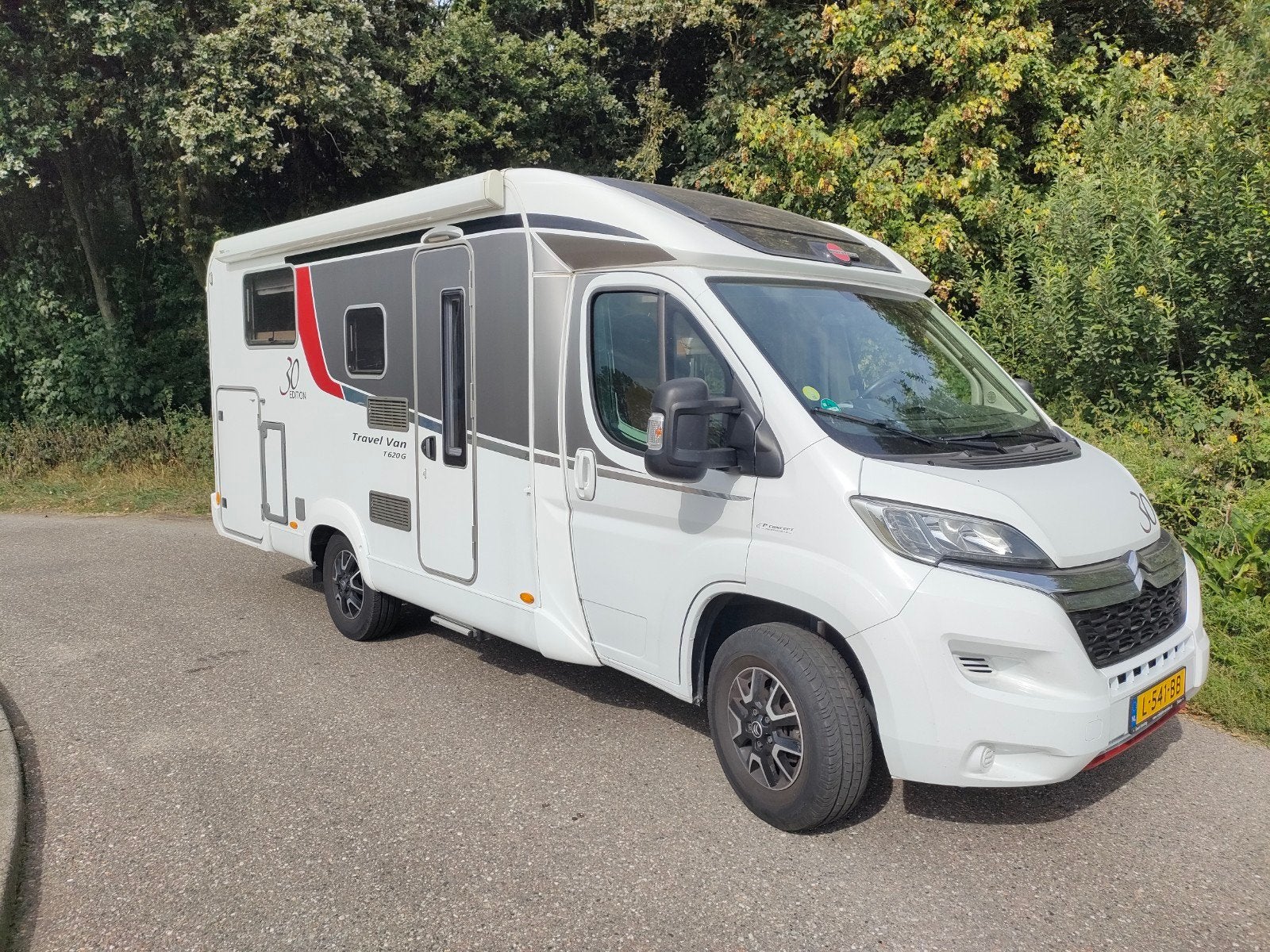 Travel Van T620G special edition 2018. 70.200 km., Gaslek-detector, Ringverwarming, Luifel, 6 tot 7 meter