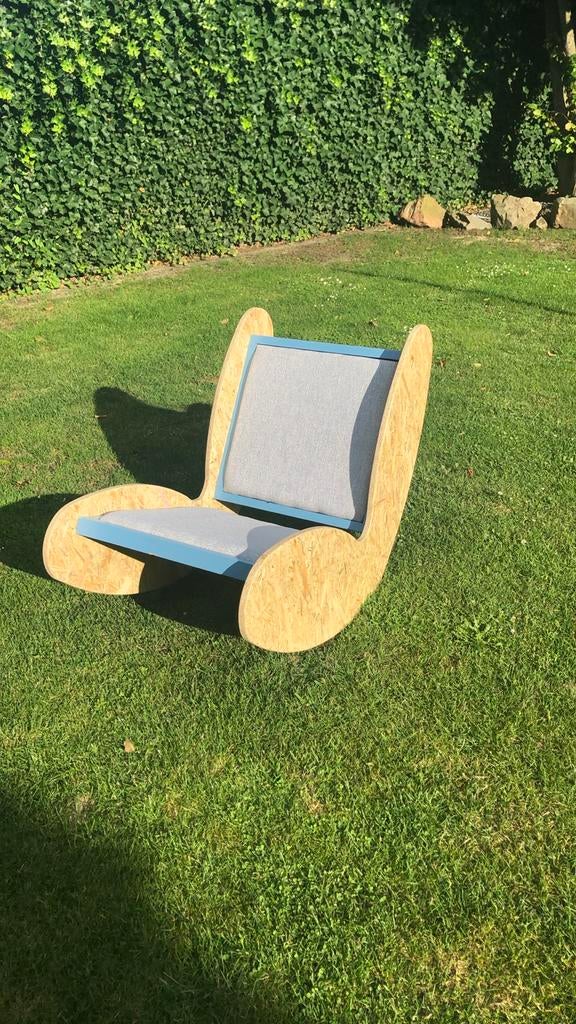 Unieke Chillstoel van Hout met comfortabele kussens, Ophalen, Overige kleuren, Zo goed als nieuw, Eén