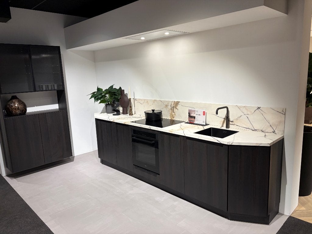 showroomkeuken Ensor Espresso eiken Verticaal 40% korting, Ophalen, Nieuw, Kunststof, Enkelwandige keuken