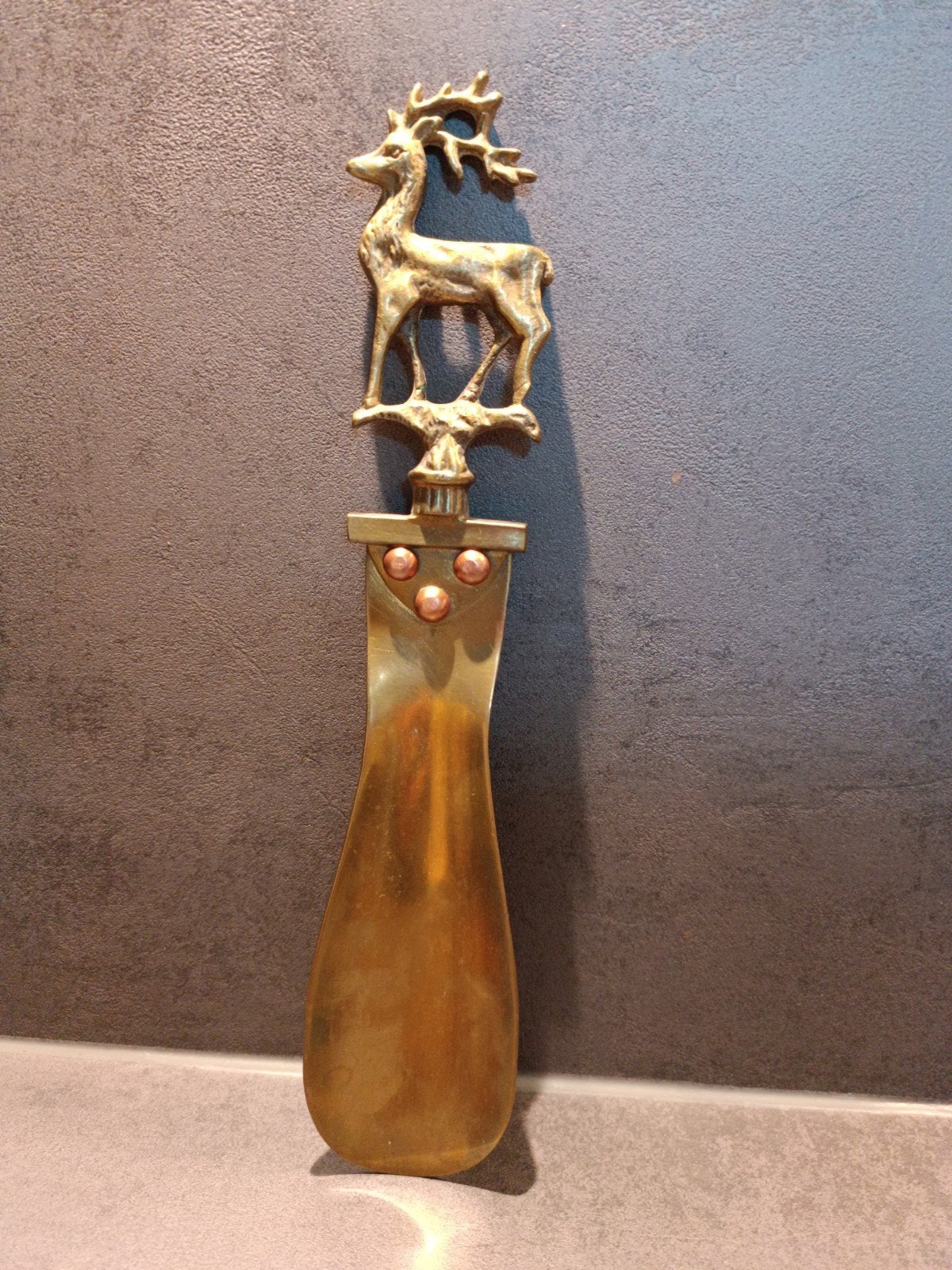 Vintage messing schoenlepel met hert / reebok, Ophalen of Verzenden