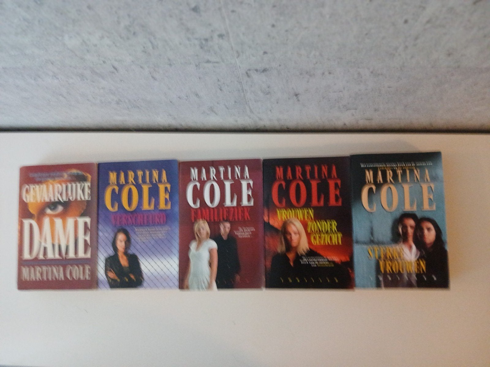 Martina Cole Boekenpakket - 5 Spannende Thrillers, Boeken, Thrillers, Gelezen, Europa overig, Ophalen of Verzenden