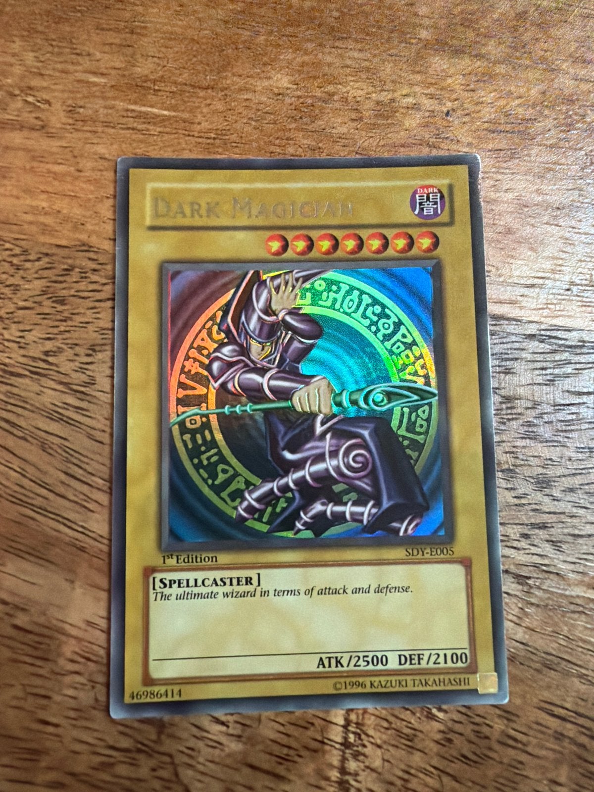 Dark Magician SDY-E005 1st Edition Yu-Gi-Oh! Kaart, Ophalen of Verzenden, Zo goed als nieuw, Losse kaart