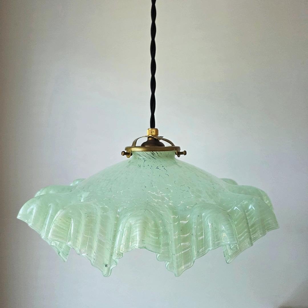 Vintage Italiaanse opaline piecrust glazen hanglamp., Huis en Inrichting, Lampen | Hanglampen, Ophalen of Verzenden, Glas