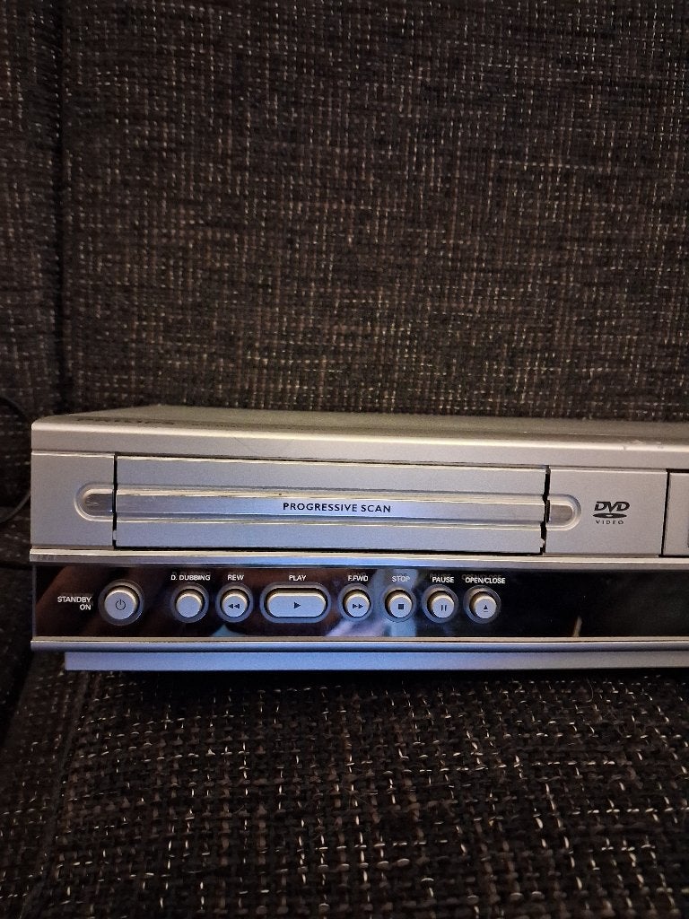 dvd en video recorder in een philips  vhs, Ophalen of Verzenden, Gebruikt, Dvd-recorder, Philips