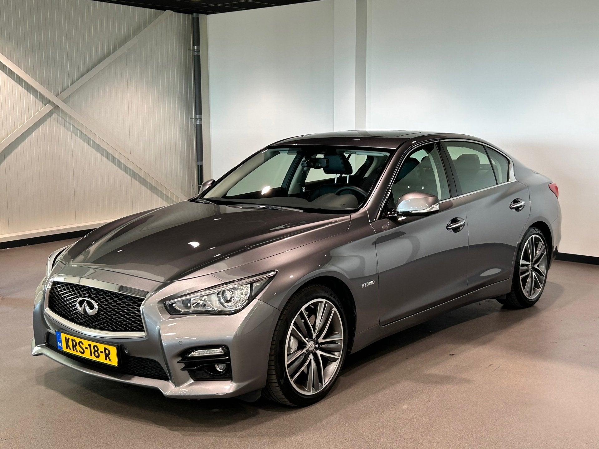 Infiniti Q50 3.5 S Hybrid Sport Tech AWD | 1e Eigenaar | Dea, Auto's, Infiniti, 15 km/l, Gebruikt, Zwart, Leder