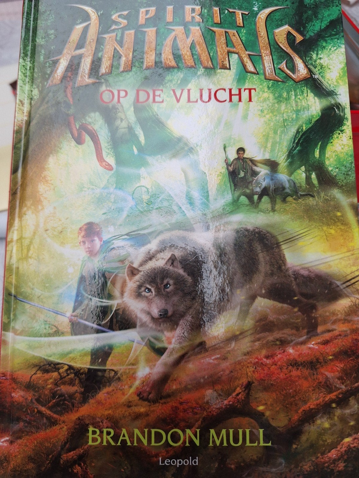 Spirit Animals: Op de vlucht - Brandon Mull (Boek 2), Boeken, Ophalen of Verzenden, Gelezen, Brandon Mull, Fictie