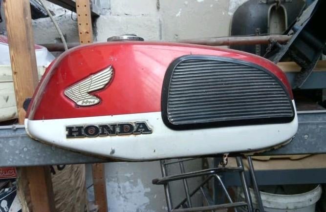 Honda CB250K0 K1 zijschermen en CB125 K4 benzinetank, Motoren, Onderdelen | Oldtimers, Ophalen of Verzenden, Gebruikt