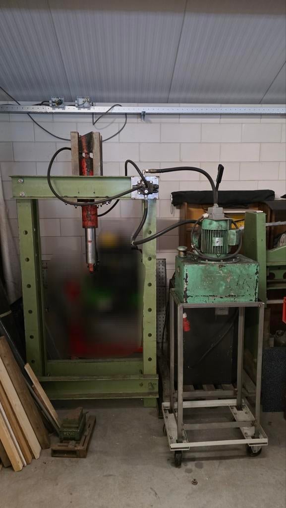 Zelfbouw Hydraulische Pers met Brown Boveri Elektromotor, Ophalen