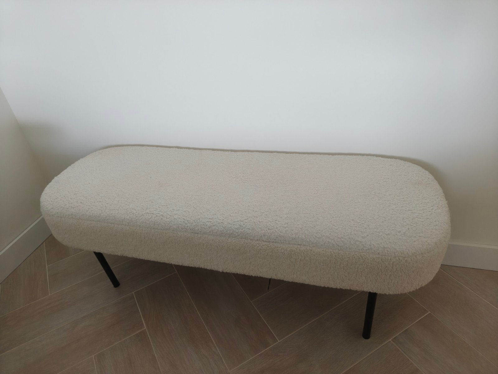 Teddy Bouclé Hocker Zitbankje Schoenenbankje In Goede Staat, Huis en Inrichting, Kasten | Ladekasten, Gebruikt, 100 tot 150 cm