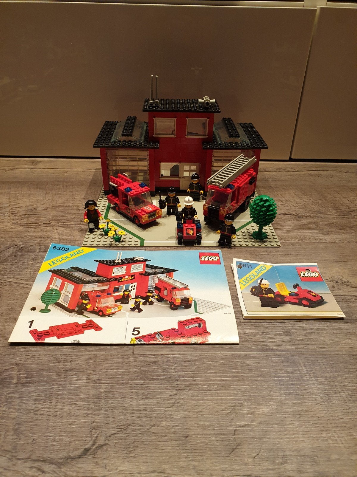 Vintage LEGO 6382 Brandweerkazerne, Kinderen en Baby's, Speelgoed | Duplo en Lego, Gebruikt, Verzenden, Lego, Inclusief minifiguren