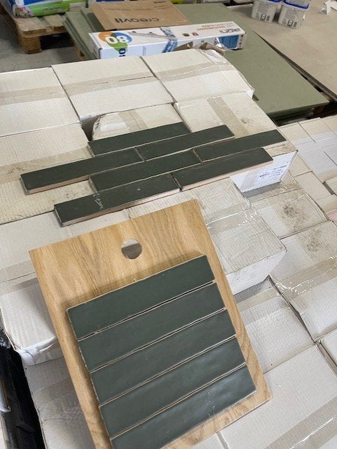 Wandtegel 5x25 Groen Mat — Handgemaakte look | €29,95 p/m², Keramiek, Overige typen, Nieuw, Ophalen of Verzenden