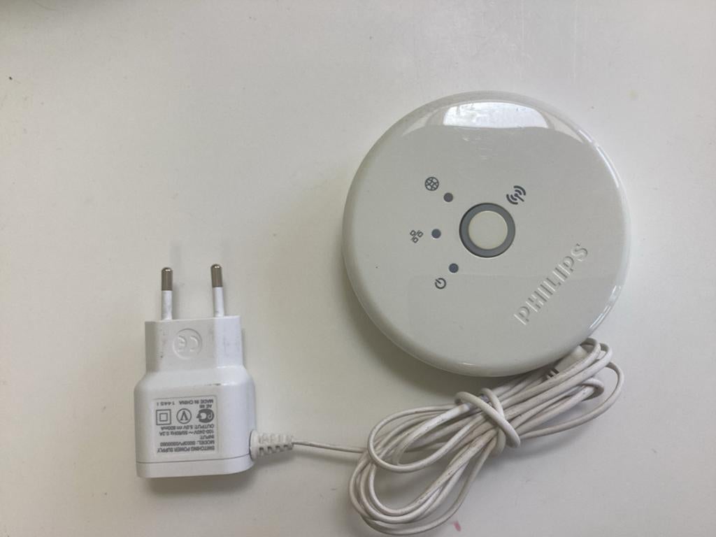 Philips Hue Bridge V1 met adapter, Ophalen of Verzenden, Zo goed als nieuw