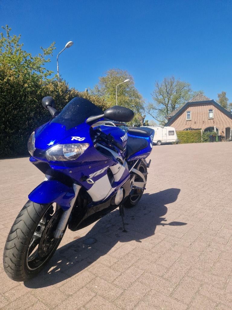 Yamaha R6 2002 (35 kW) - Perfect voor A2 rijbewijs, Motoren, 4 cilinders, Gebruikt, Minimaal motorrijbewijs A2, Handgeschakeld