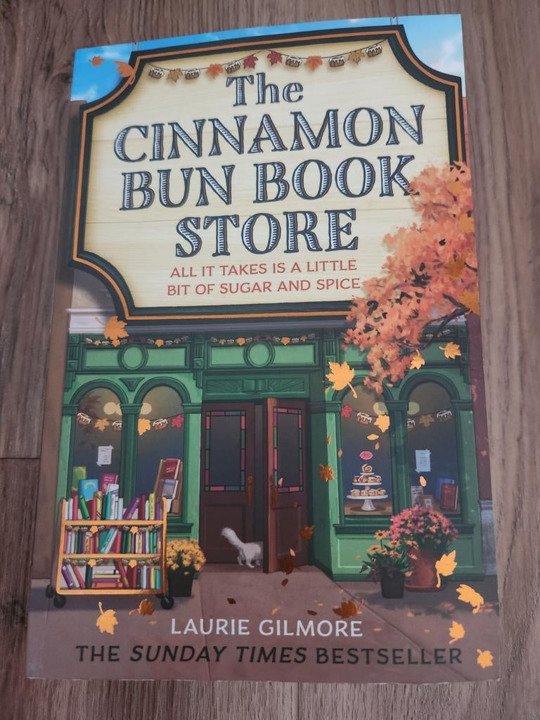 The Cinnamon Bun Book Store - Laurie Gilmore, Boeken, Romans, Ophalen of Verzenden, Zo goed als nieuw, Laurie Gilmore, Europa overig
