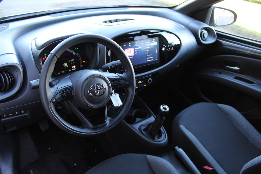 Toyota Aygo X 1.0 VVT-i MT x-First | Rijklaar | Stoelverw. |, 12 maanden, Stof, Gebruikt, Zwart