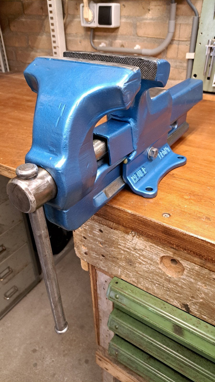 te koop, spelingvrije heuer front bankschroef, Ophalen, Zo goed als nieuw, Bankschroef, Overige merken