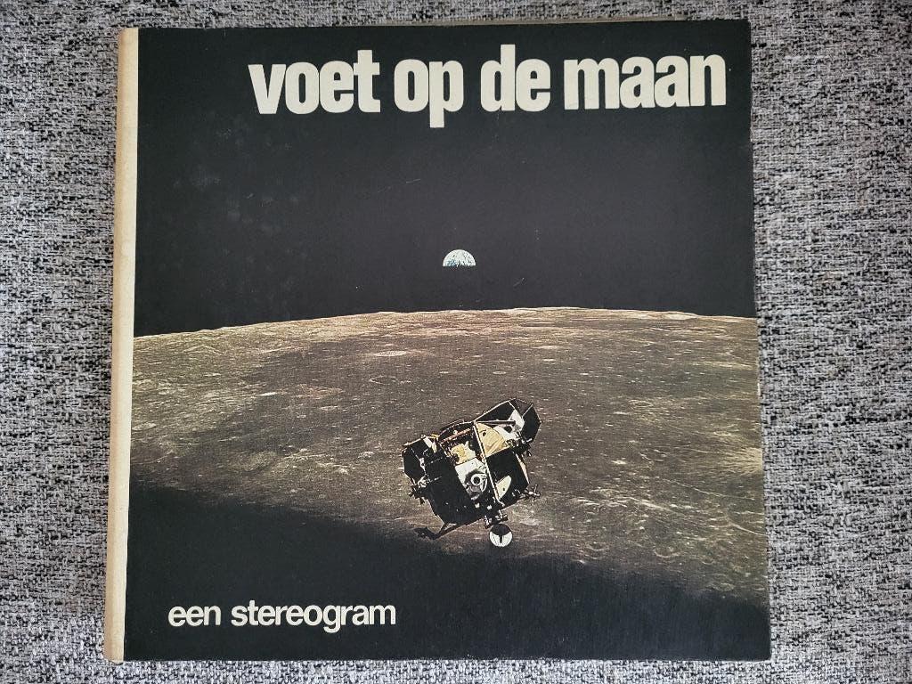 Ruimtevaart boek Voet op de Maan, een stereogram ZELDZAAM!, Boeken, Verzenden, Zo goed als nieuw, Natuurwetenschap