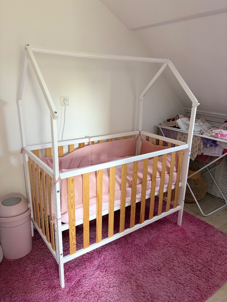 Ledikant huisjevorm 60x120cm, inclusief matras, Ophalen, Zo goed als nieuw, Ledikant