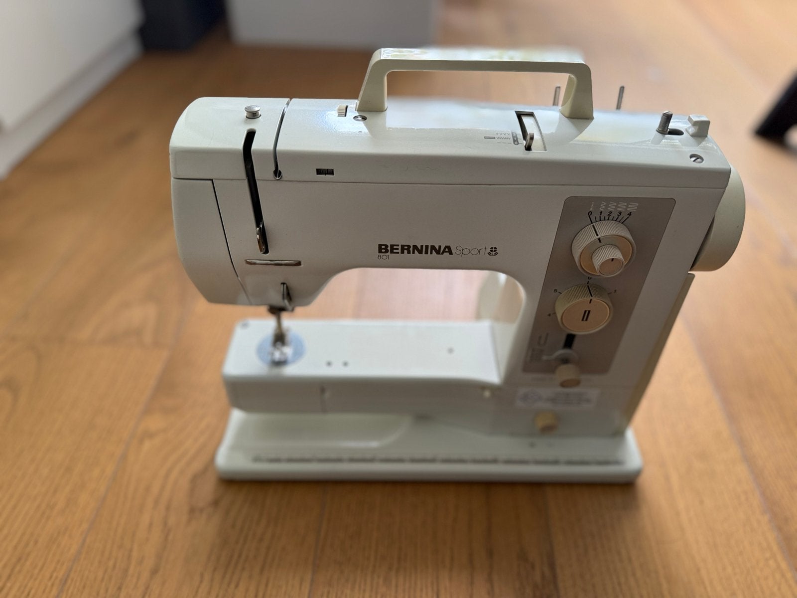Bernina Sport 801 Naaimachine met accessoires, Ophalen, Gebruikt, Naaimachine, Bernina