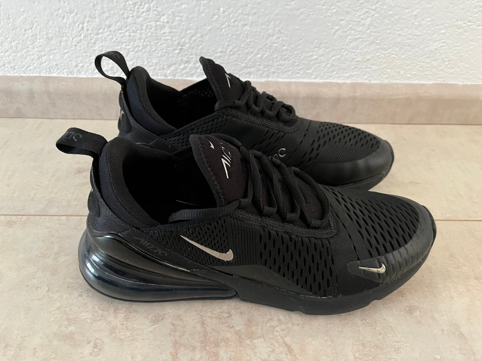 Nike Air Max 270 Maat 44 (Zwart), Zwart, Nieuw, Ophalen of Verzenden, Sneakers of Gympen
