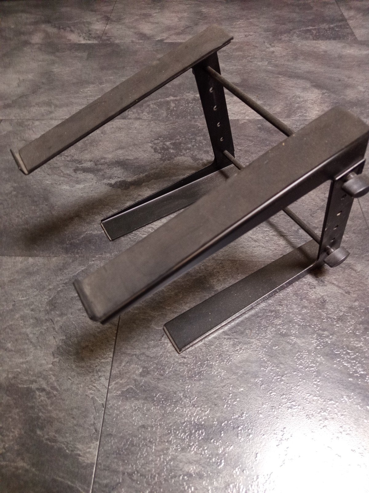 Innox laptop standaard - Zwart, verstelbaar, Ophalen, Gebruikt, Instrumentstandaard, Keyboard of Synthesizer