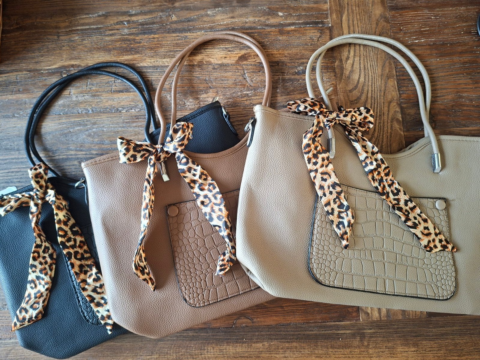 handtas schoudertas zwart bruin of creme sjaaltje  vegan lee, Zwart, Nieuw, Ophalen of Verzenden, Mhmoutlet