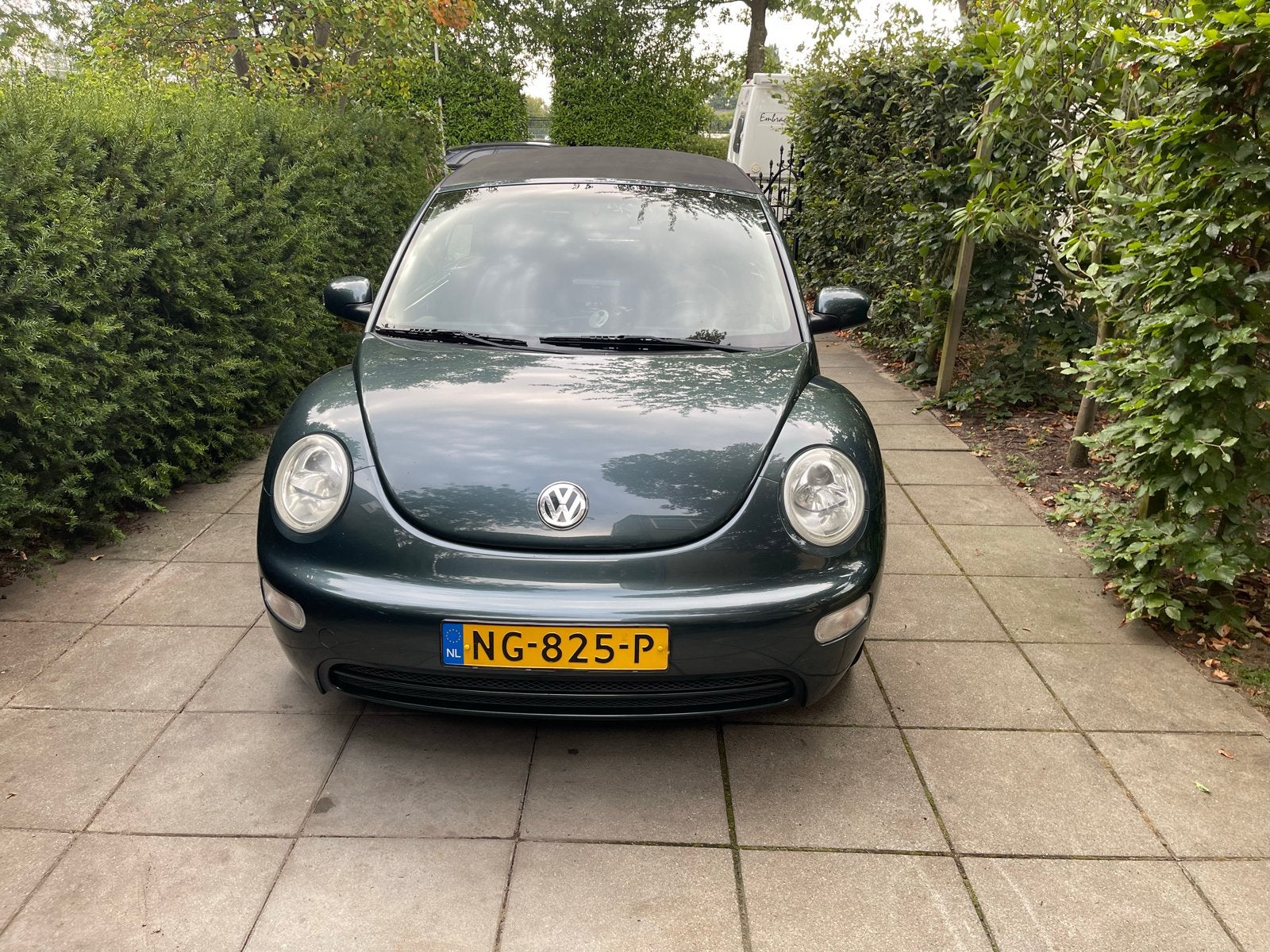 Volkswagen  New Beetle Cabrio 2004 Groen metaliic, Auto's, 74 pk, Cabriolet, 4 stoelen, 49 €/maand