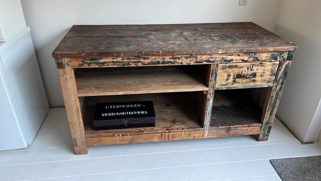 Uniek industrieel dressoir / tv-meubel vintage oude werkbank, Ophalen