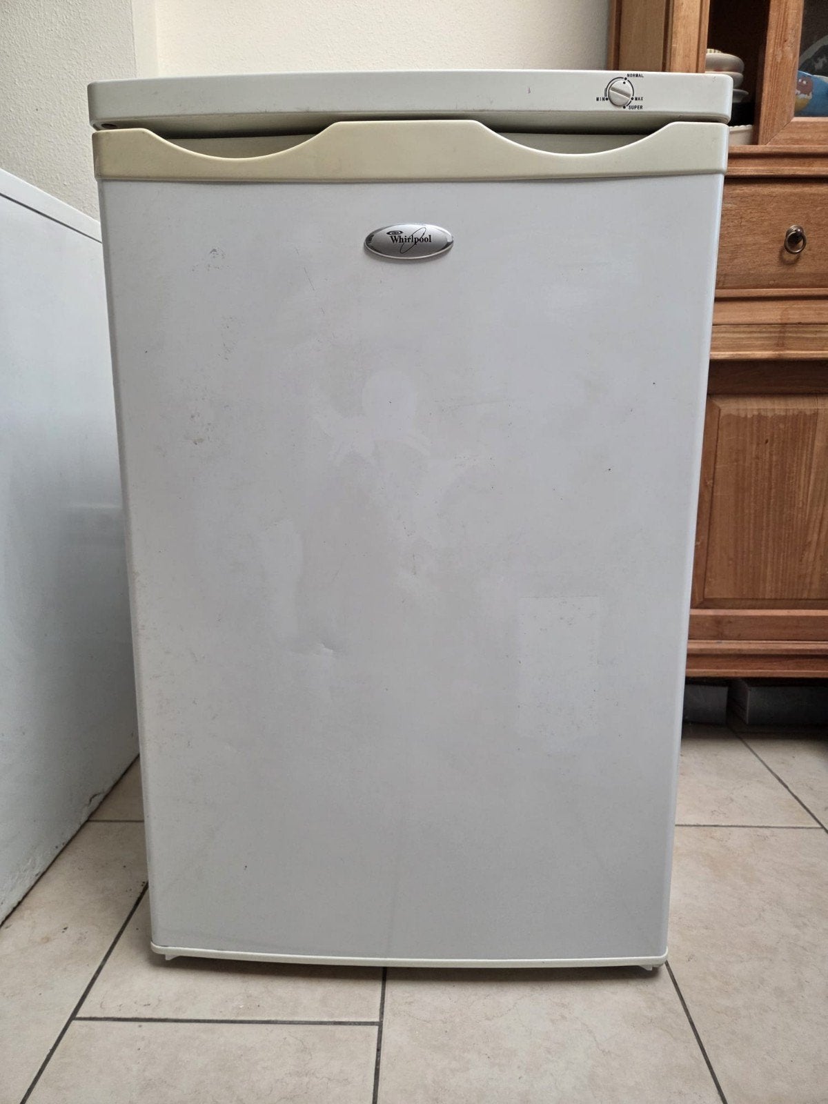 Whirlpool tafemodel friezer Zanussi koelkast, 75 tot 100 liter, 45 tot 60 cm, Ophalen, 85 tot 120 cm