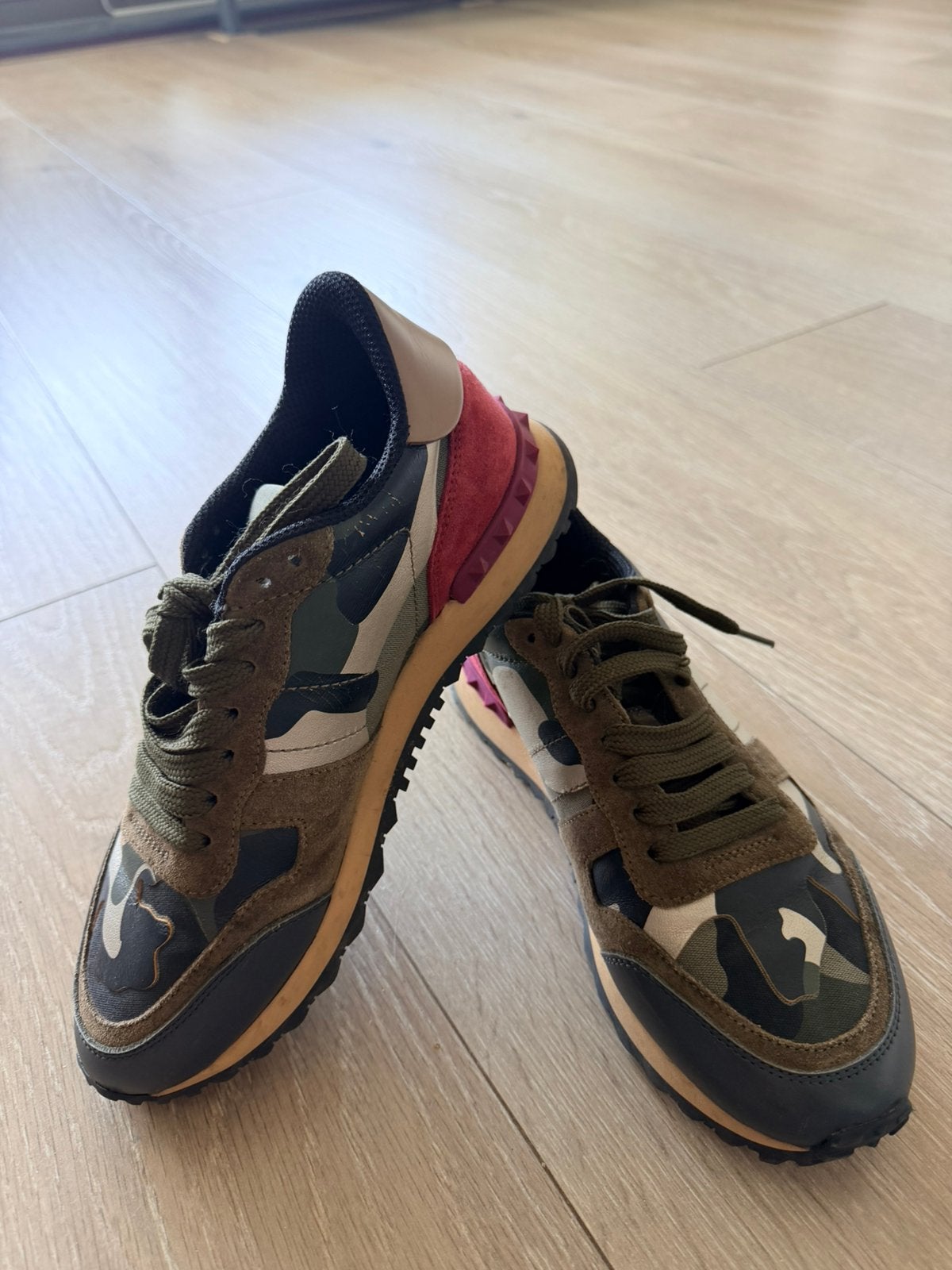 Valentino sneakers maat 37,5, Ophalen of Verzenden, Zo goed als nieuw, Sneakers of Gympen