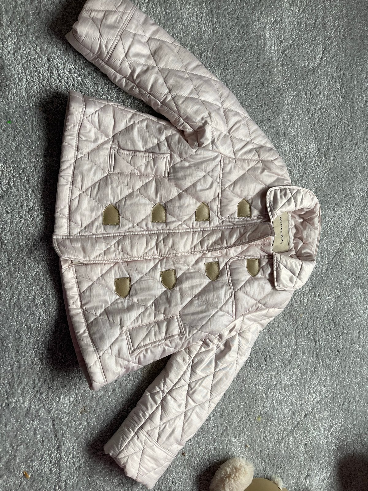 Burberry gewatteerde jas voor meisjes - roze, maat 98, Ophalen, Zo goed als nieuw, Meisje, Jas