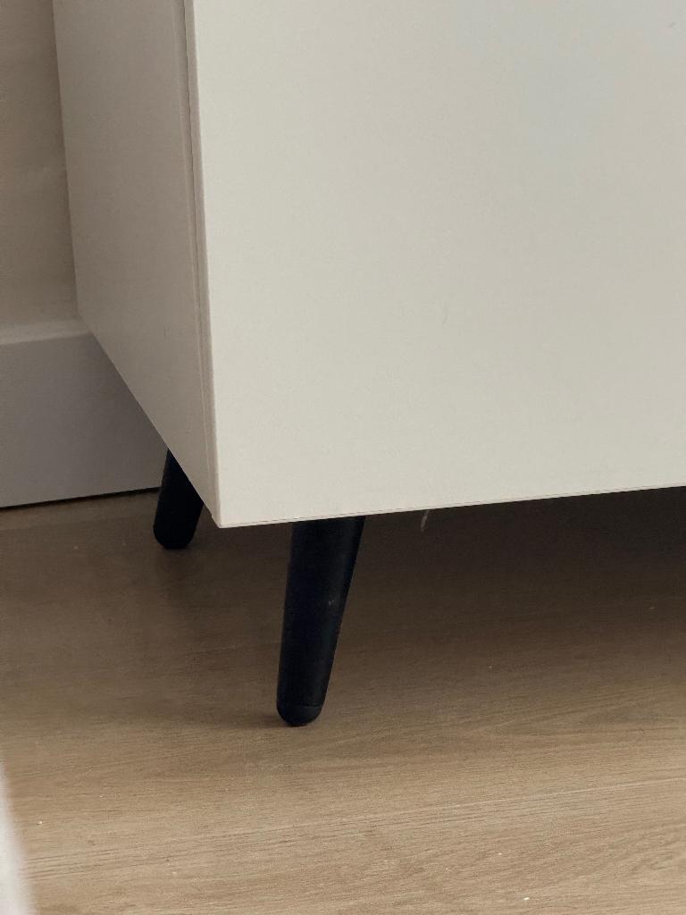 Zwarte meubelpoten tv kast, Ophalen, Zo goed als nieuw