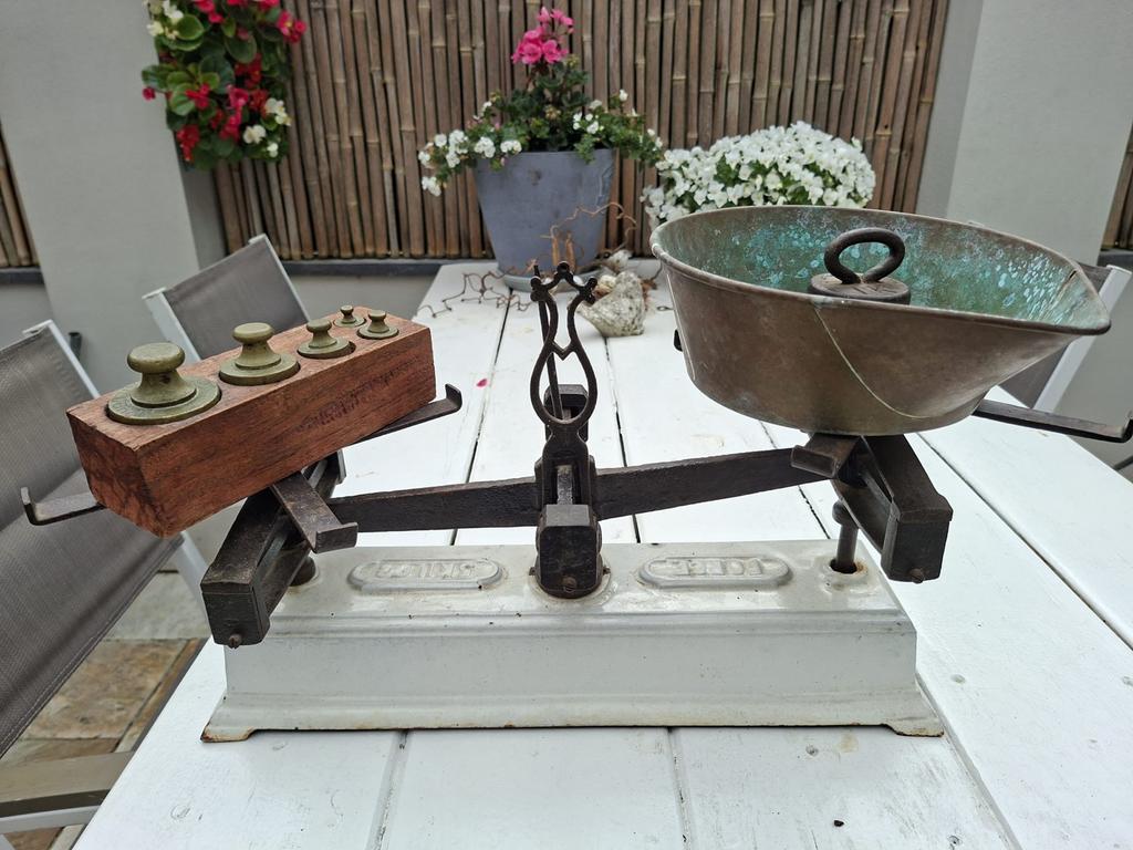 Antieke Weegschaal met Gewichten - Decoratief en Functioneel, Antiek en Kunst, Ophalen