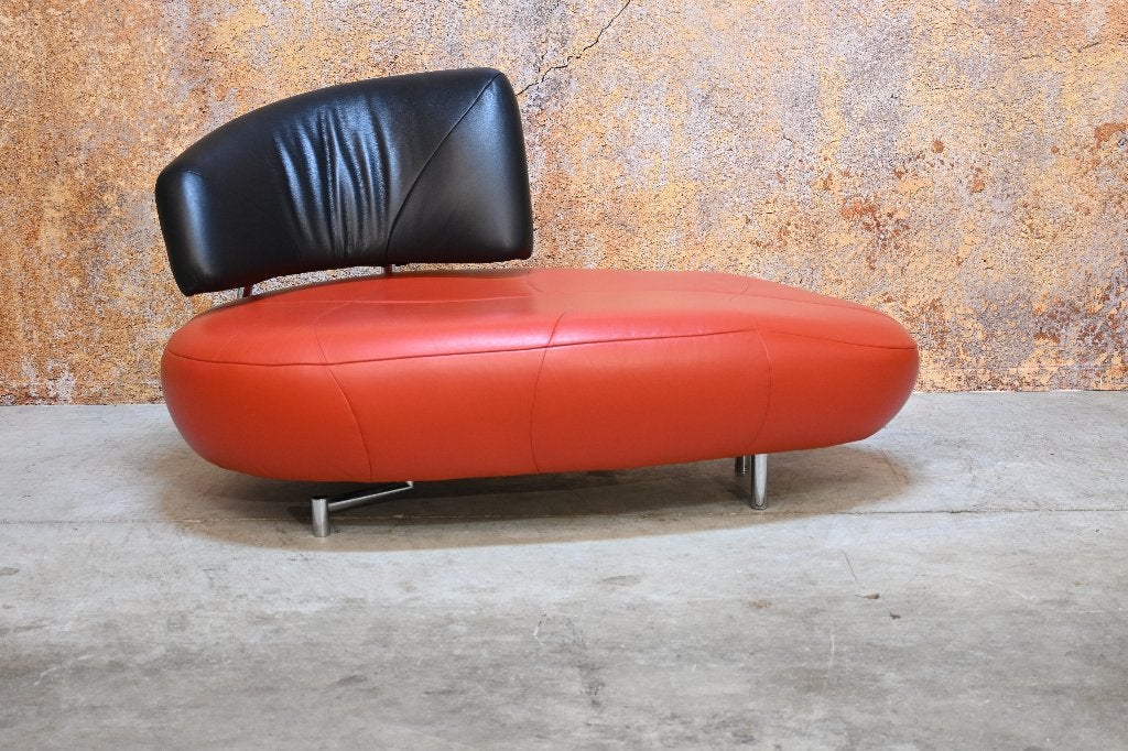 ZGANIEUW Rood/zwarte leren Leolux Kikko design chaise longue, Leolux, 100 tot 125 cm, Ophalen of Verzenden, Zo goed als nieuw