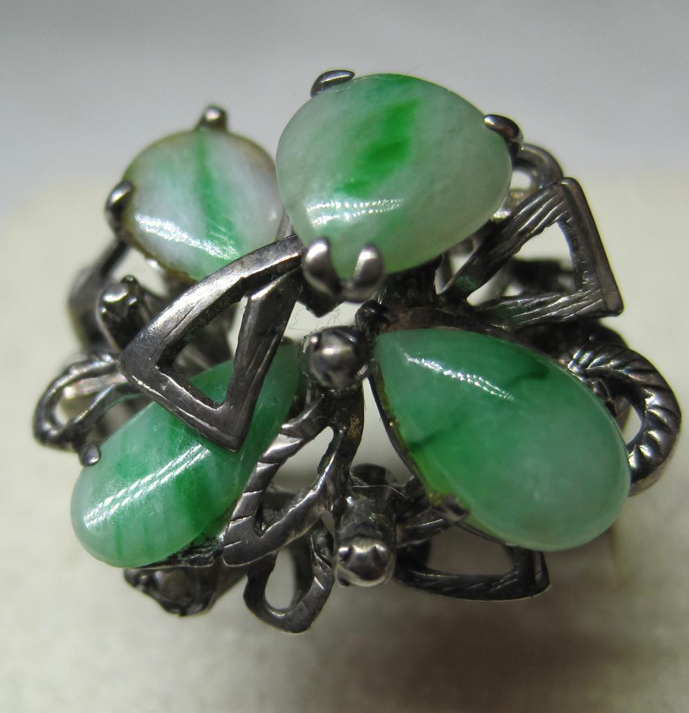 Jade ring zeldzaam Art Deco design circa 1970, Ophalen, Met edelsteen, Dame, Groen