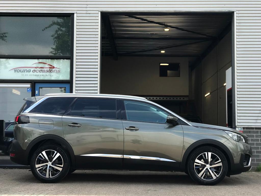 Peugeot 5008 1.2 PureTech Allure|Camera|Navi|Cruise|LED, Gebruikt, Euro 6, 1199 cc, 7 stoelen
