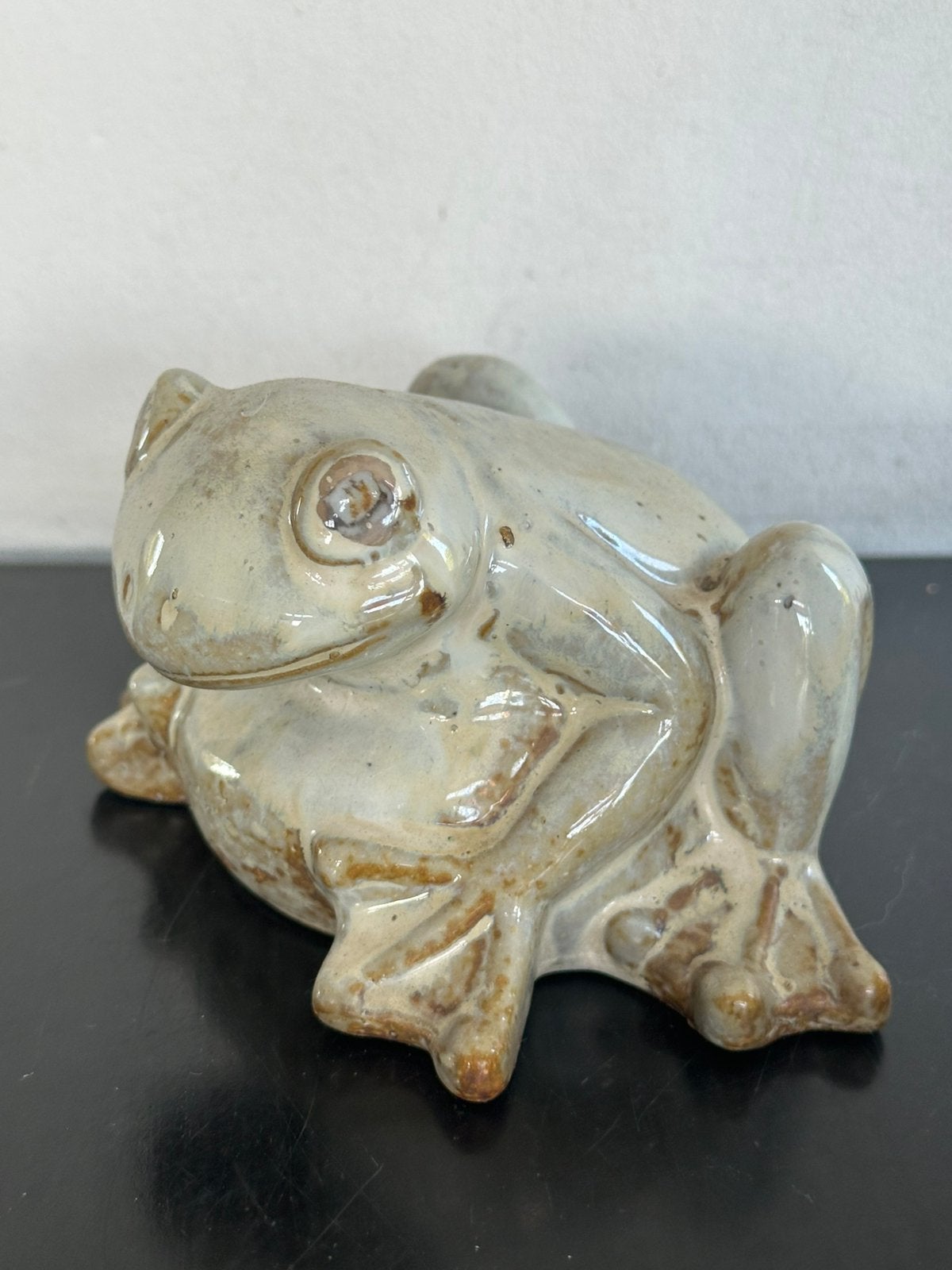 Aardewerk kikker beeld 17/12 cm, Verzamelen, Beelden en Beeldjes, Ophalen of Verzenden, Gebruikt, Dier