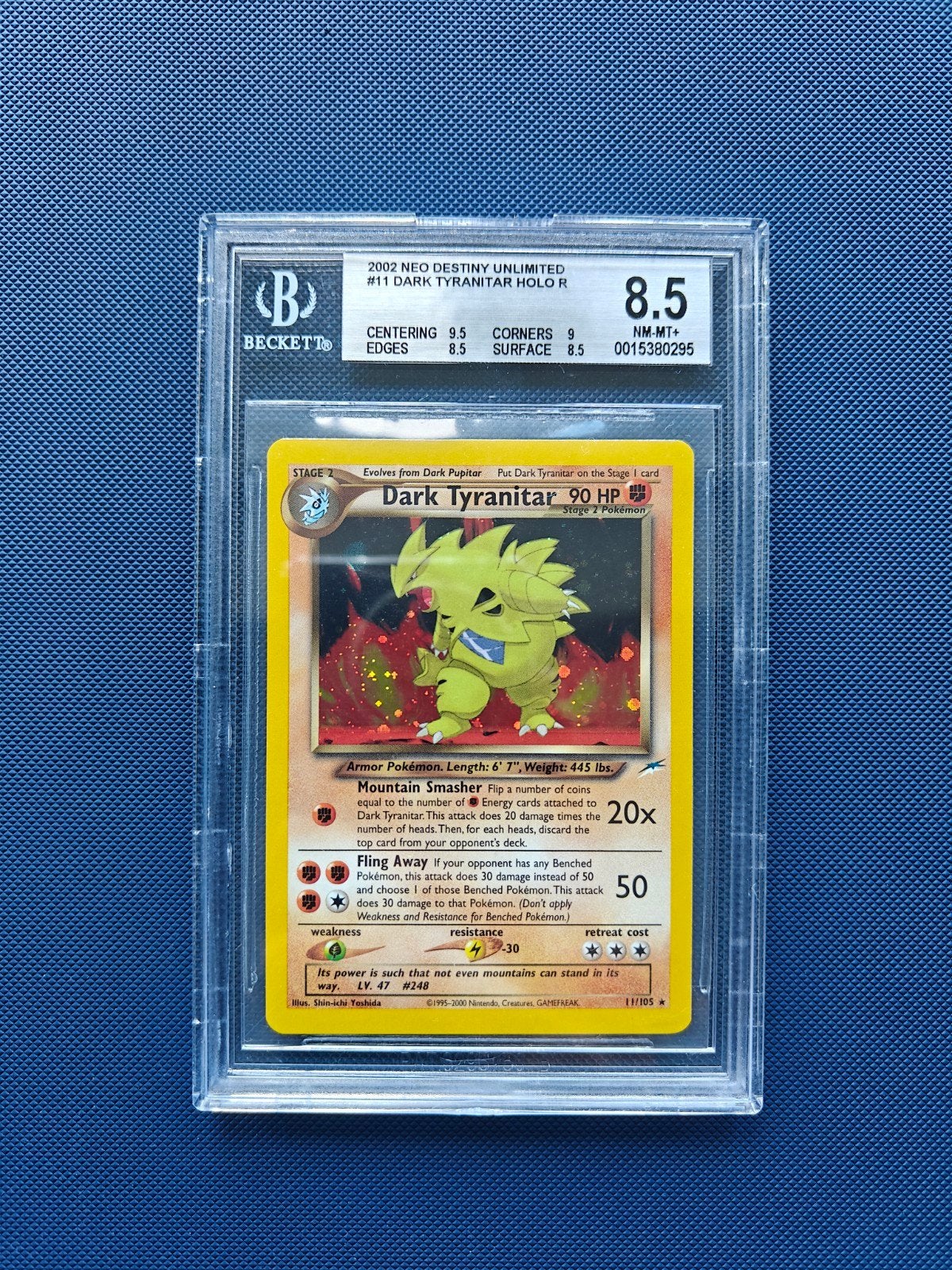 Dark Tyranitar Holo 8.5 BGS - neo Destiny unlimited, Ophalen of Verzenden, Nieuw, Losse kaart, Foil