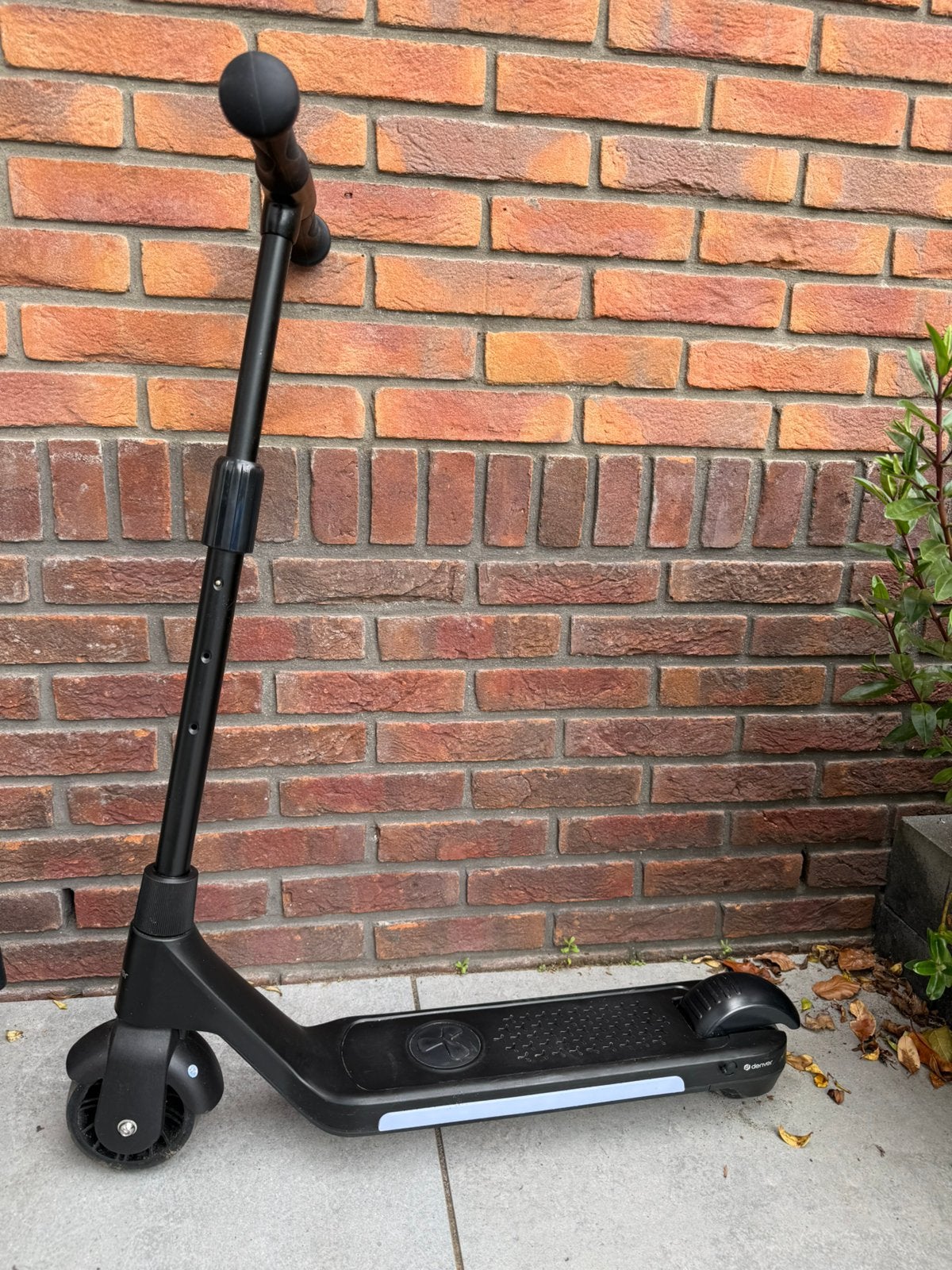 Te koop: Denver SCK-5400 Zwart elektrische kinderstep, Fietsen en Brommers, Steps, Ophalen, Gebruikt, Elektrische step (E-scooter)