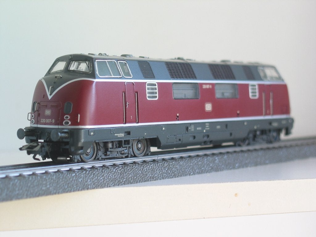 Märklin 3780 – Digitale diesellocomotief BR 220 in OVP., Wisselstroom, Locomotief, Ophalen of Verzenden, Zo goed als nieuw
