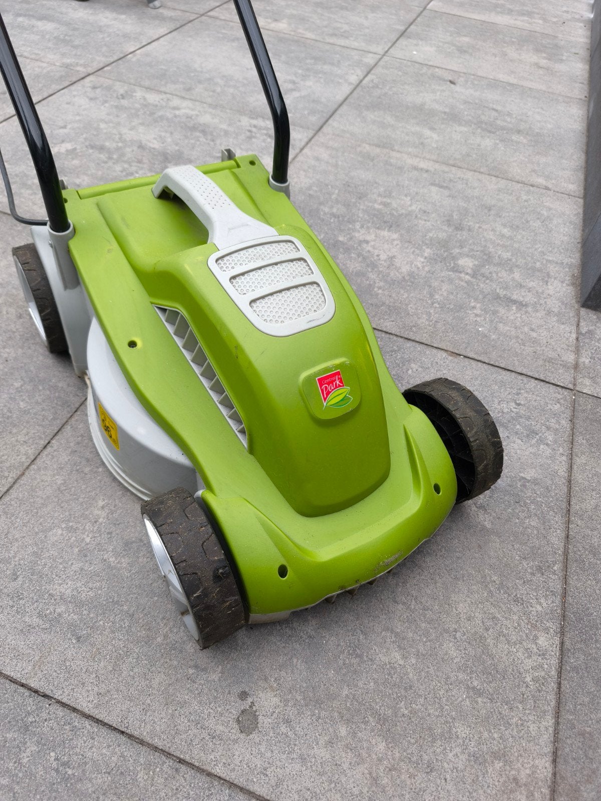Central Park elektrische grasmaaier met opvangbak, Tuin en Terras, Grasmaaiers, Ophalen, Gebruikt, Central Park, Elektrische grasmaaier