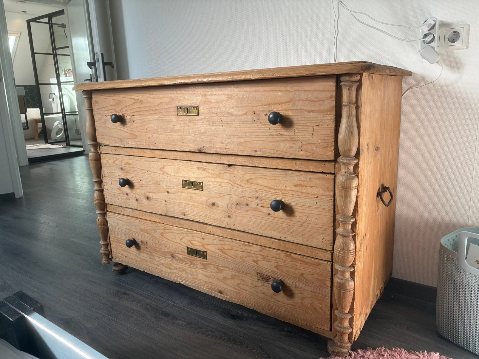 Antieke grenen ladekast - behandeld tegen houtworm, Gebruikt, 100 tot 150 cm, Met lade(s), Grenenhout