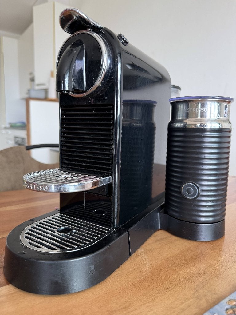 Nespresso Citiz & Milk Black, Witgoed en Apparatuur, Koffiezetapparaten, Afneembaar waterreservoir, Gebruikt, Espresso apparaat